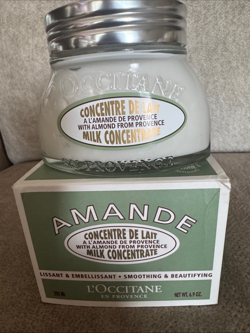 L'OCCITANE Amande Milk Concentrate — Green & White Jar